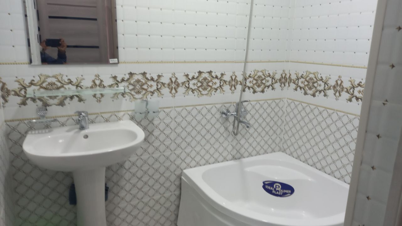 Kattaqurgon shaharida 2 xonali uy Ijaraga beriladi, Yangi markaz