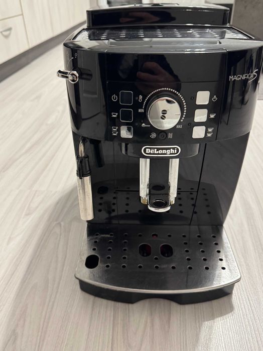 Кафе автомат Delonghi magnifica s