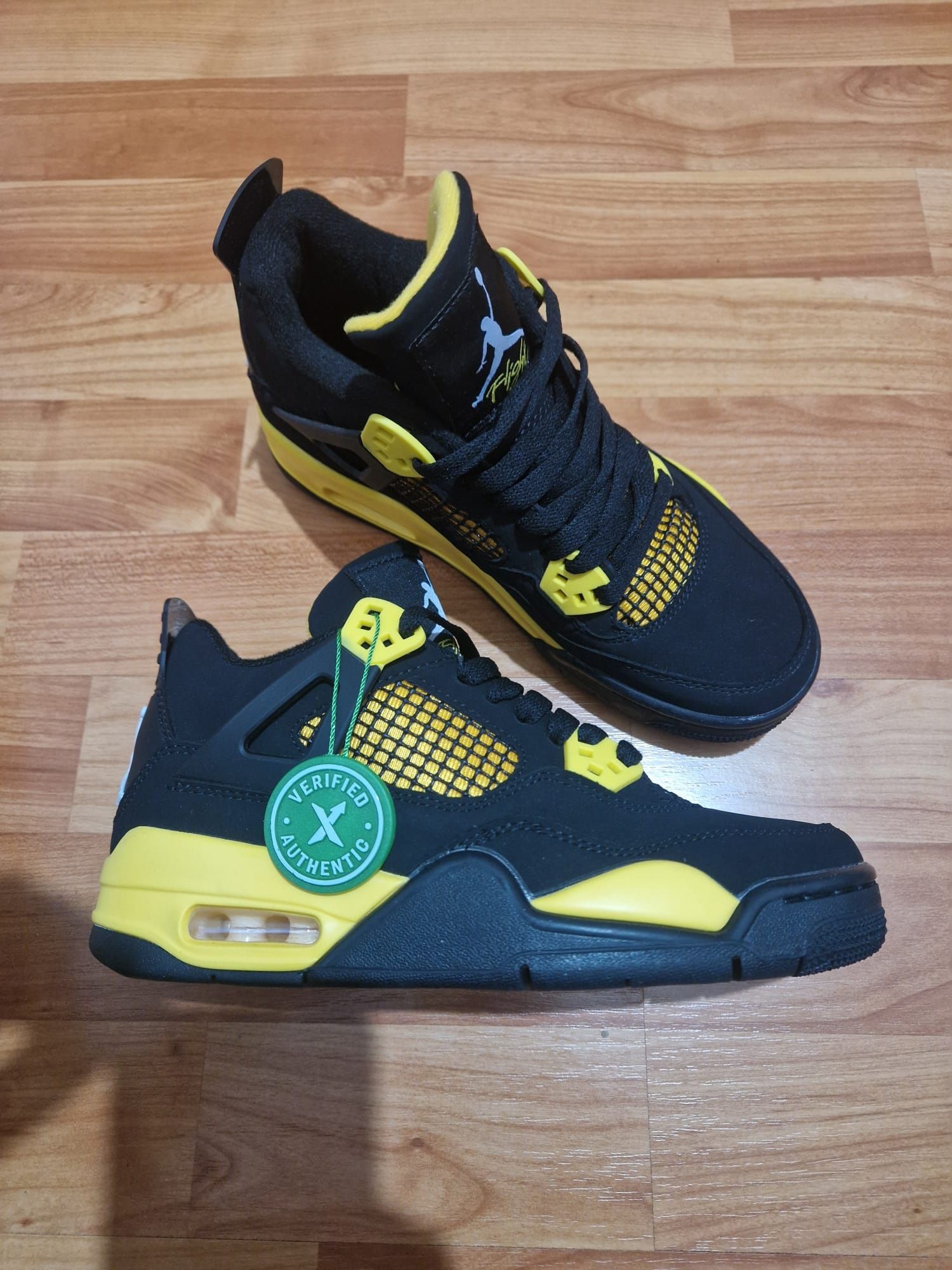 Jordan Retro patru