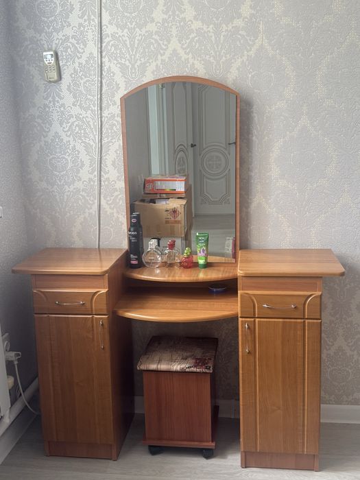 Тумбочка с Зеркалами