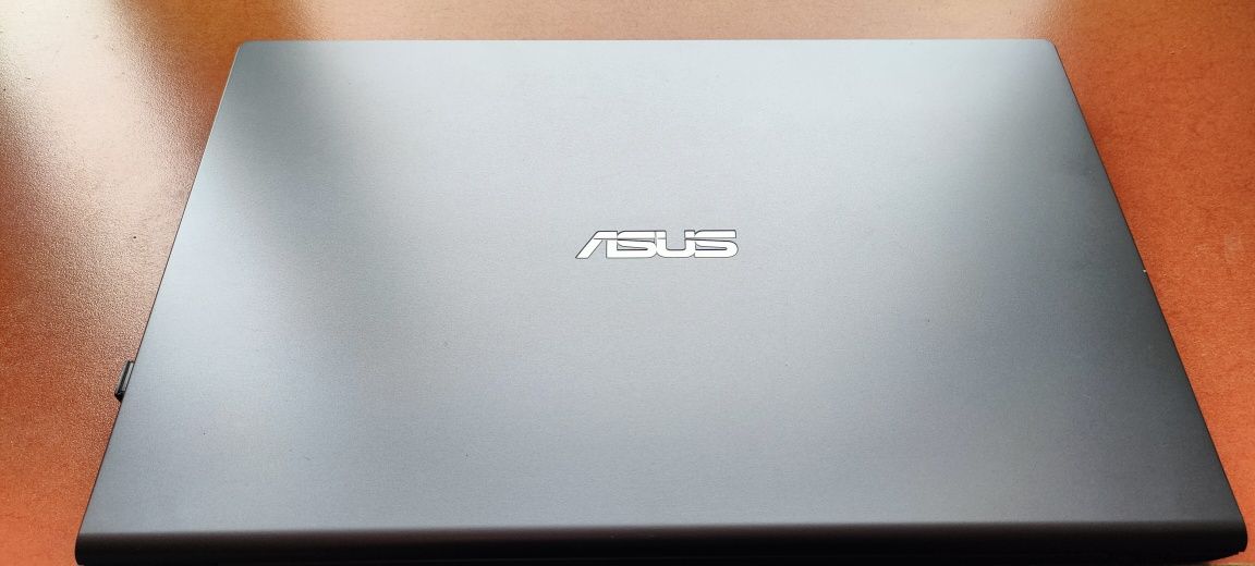 Laptop ASUS X509FB cu procesor Intel® Core™ i3, 4GB, 1TB