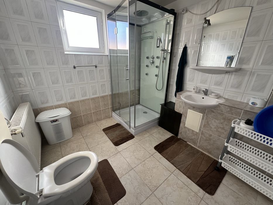 Inchiriez casa la 2 km de Pitesti