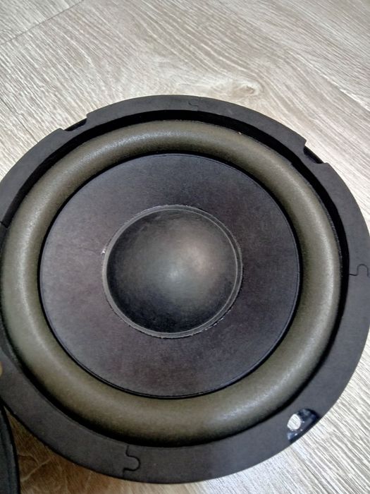 Продам калонки 16.5см в отличном состоянии.