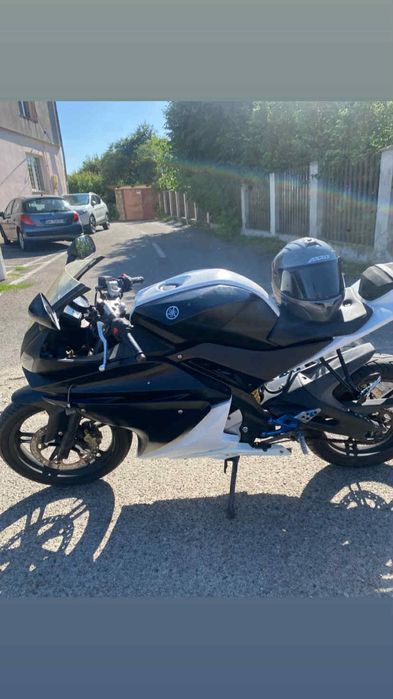 Motor yamaha yzf R125