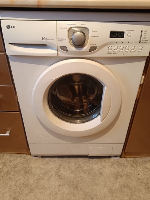 Стиральная машина LG.