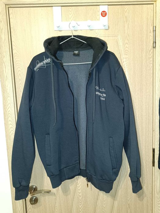 Продавам якета и суичър