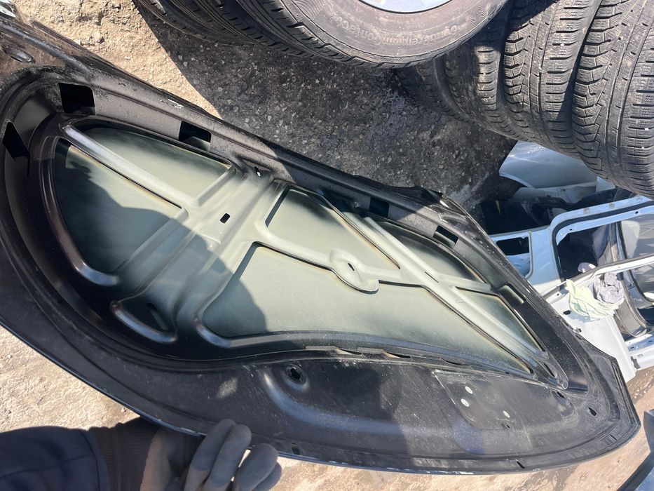 капак Volkswagen Amarok