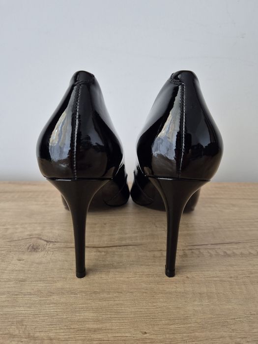 Pantofi piele naturală lăcuită Cosmoparis 39