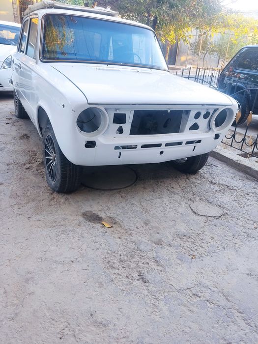 Vaz 21011 kuzov sotiladi