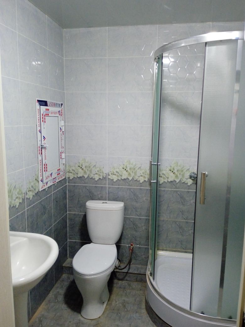 Jizzax viloyati Sharof Rashidov 3 xona uy sotiladi 6 etaj lift bor