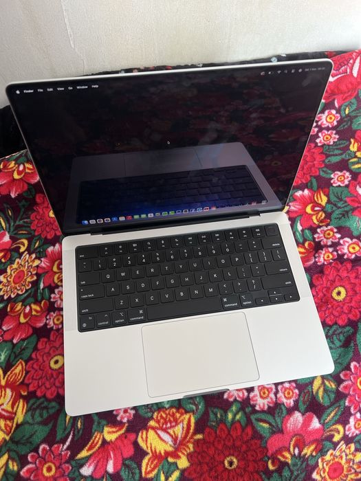 Macbook Pro M1 pro 14” silver