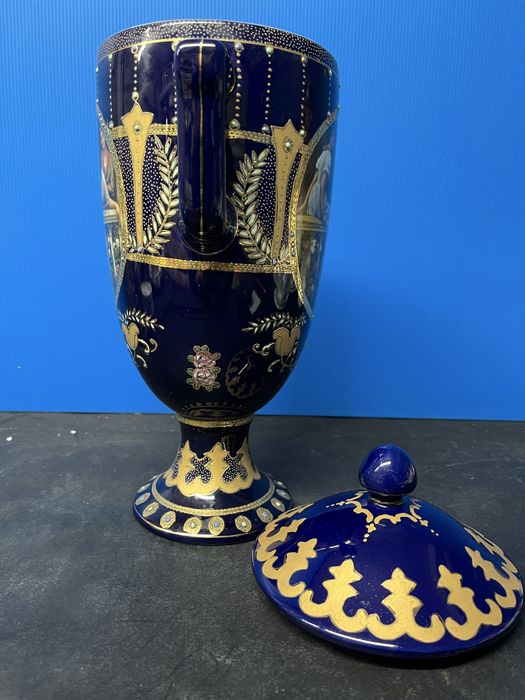 Винтидж,порцеланова,амфорна ваза Royal Limoges