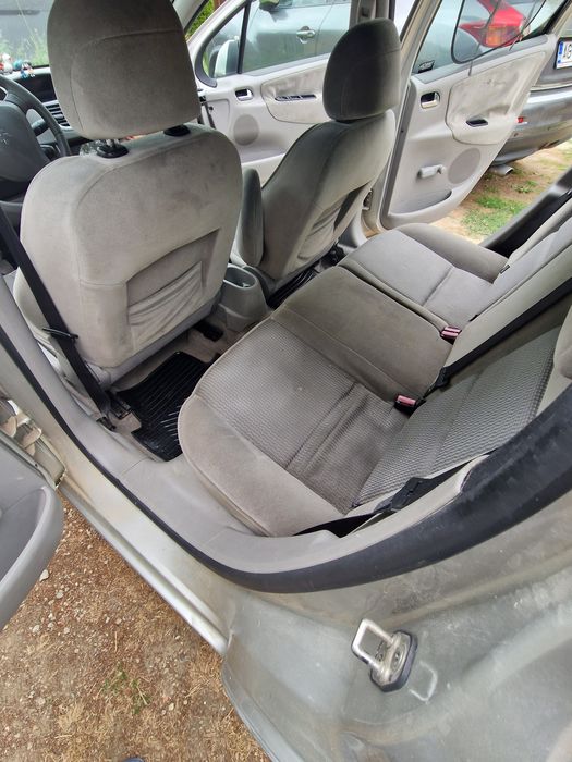 Vând Peugeot 207