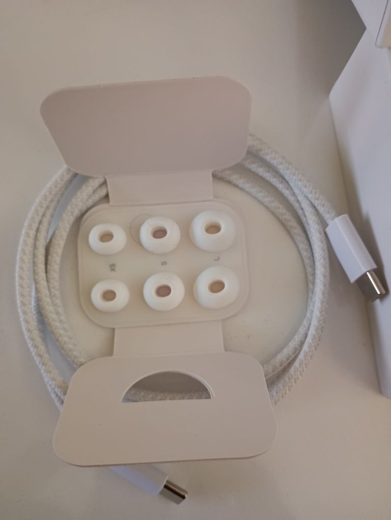 AirPods Pro  слушалки
