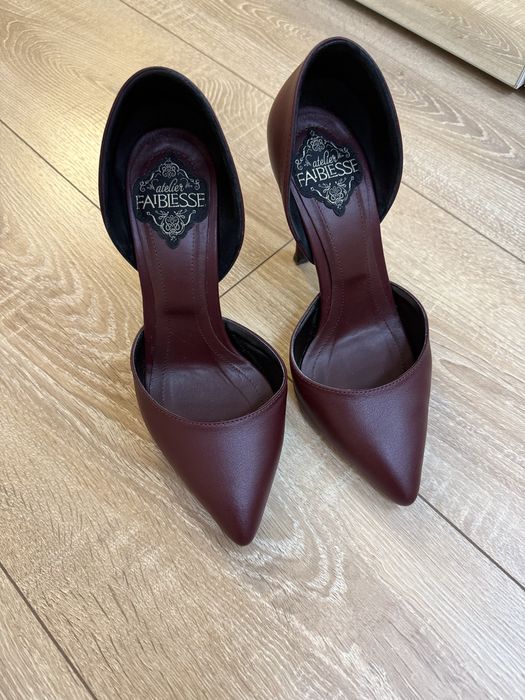 Vând pantofi nr 36,piele naturală bordeaux