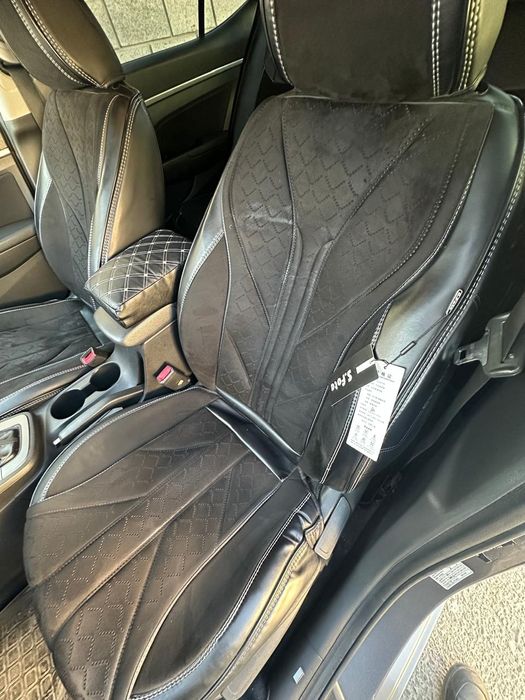 Чехлы универсальный почти новые в отличном состояний