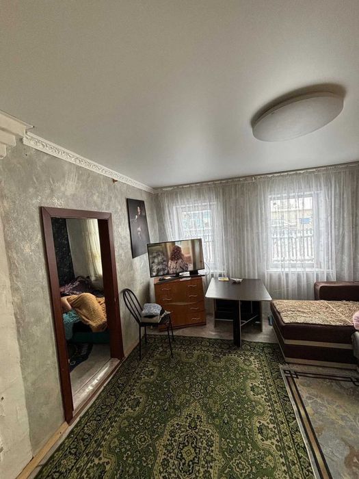 Срочно продается бревенчатый дом, в рабочем поселке.