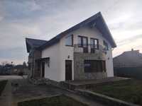 Casa în comuna Girov