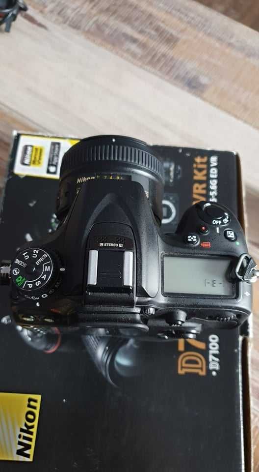 Nikon D7100 + 1.8G 50mm 15.000 Cadre + Trepied +Geanta