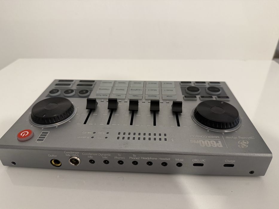 Consola mini DJ.