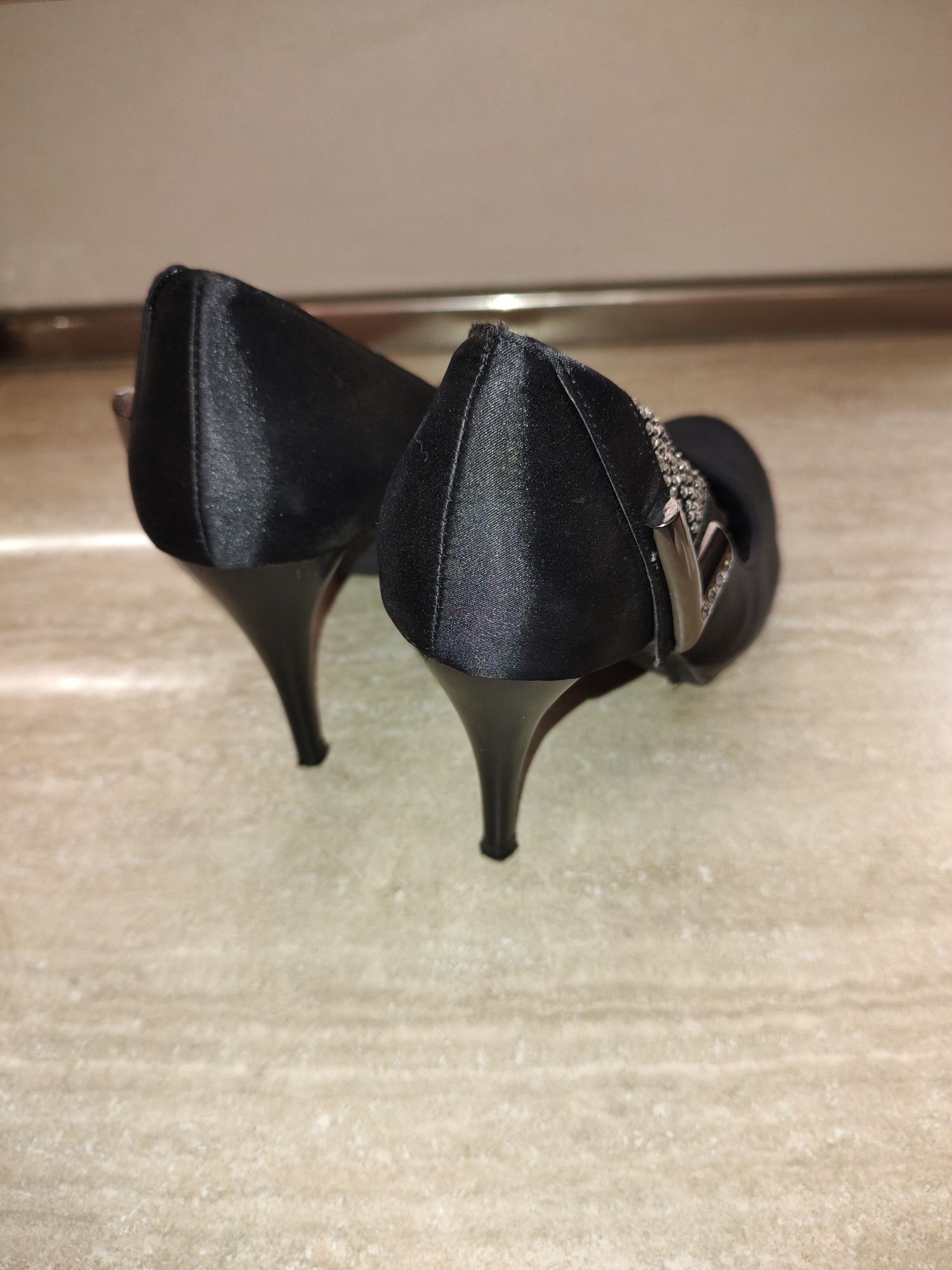 Черни официални дамски обувки - номер 36