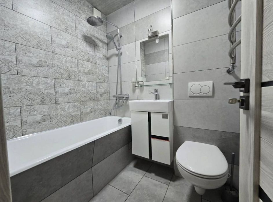 Квартира продаётся Чиланзар 13 квартал 3/4/4 с ремонтом фархадский