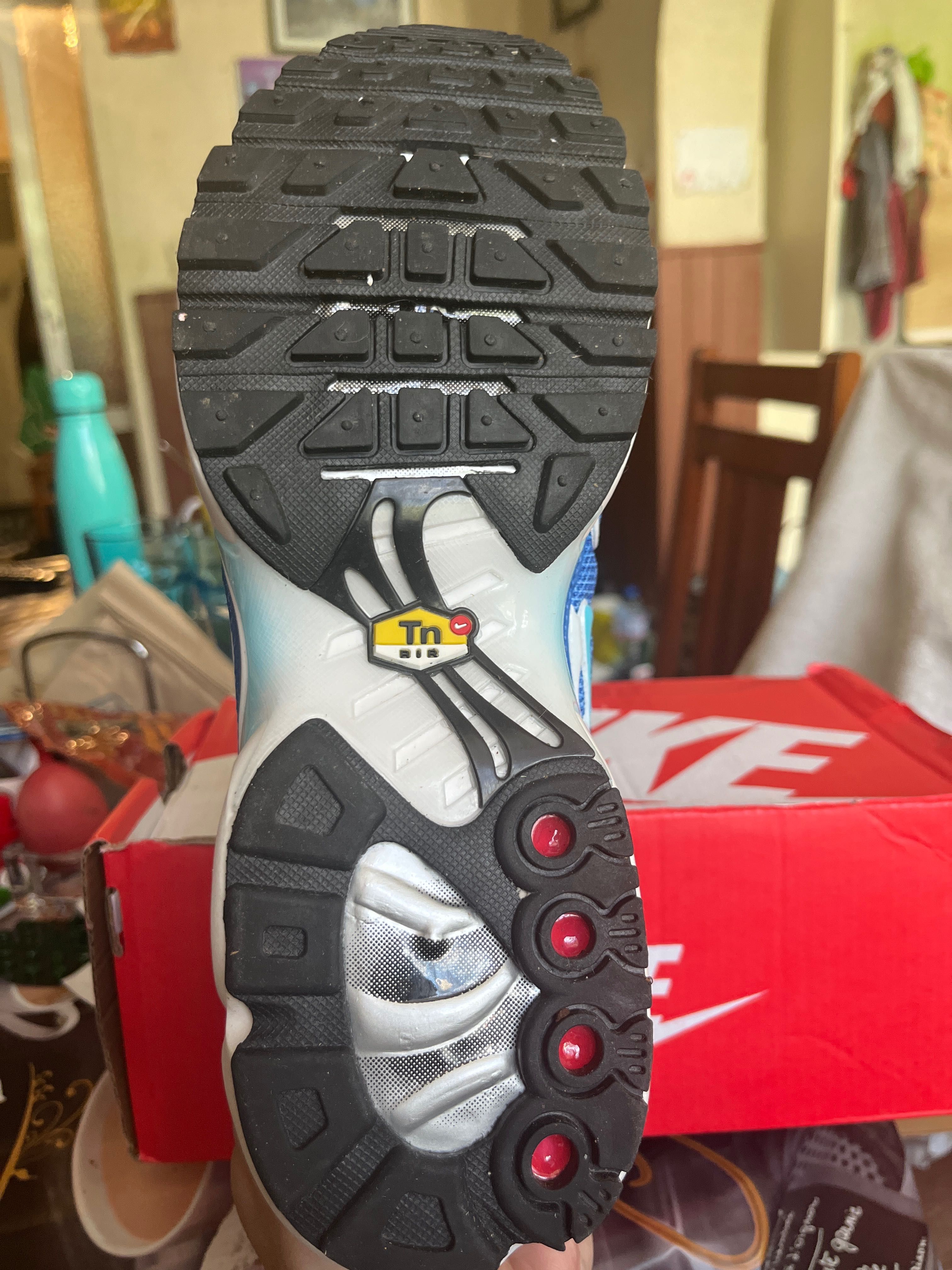 Маратонки Nike air max plus нови 220лв