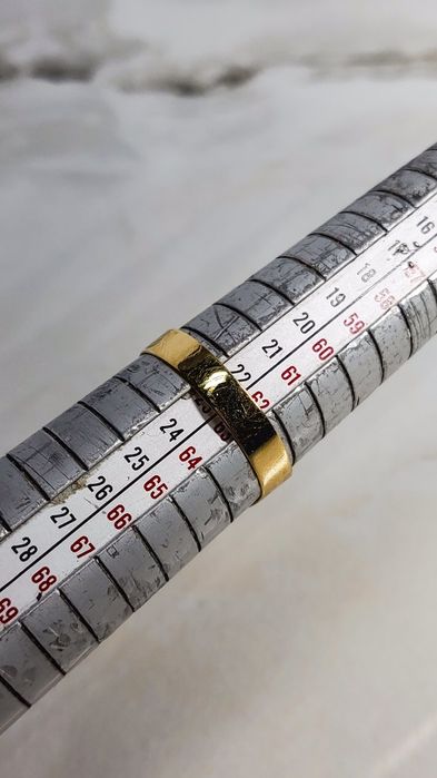 Inel din aur galben și alb de 14K, model „ventuză”