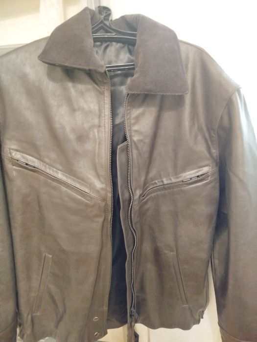 Продам летные куртки 52 р 176 рост кожанные