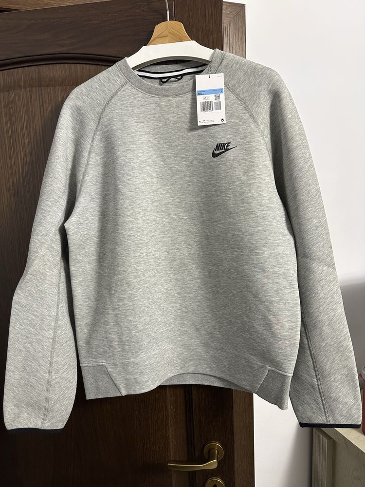 Hanorac Nike Tech Fleece