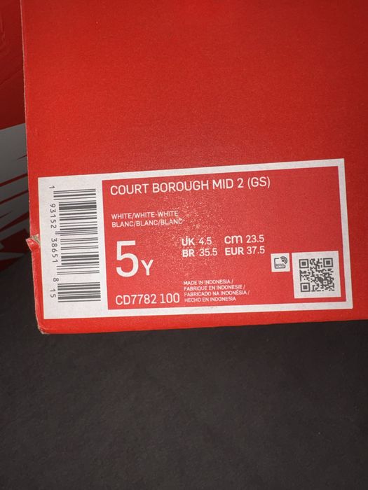 Adidasi nike albi marimea 37.5