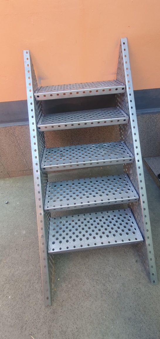 Scari zincate 75x27cm 5 trp