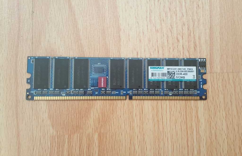 Memorie RAM Kingmax nouă 512 MB DDR1 400 MHz
