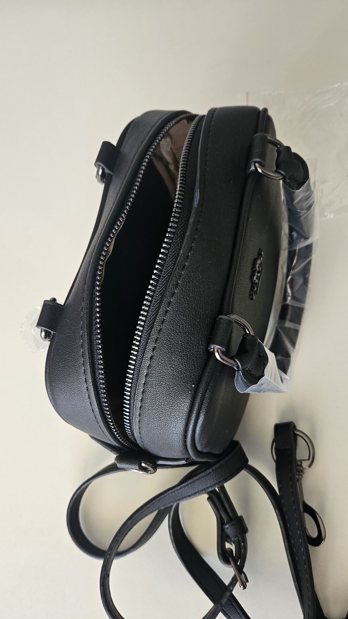 Малка Дамска кожена чанта Coach