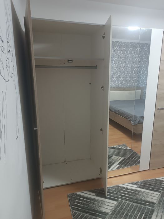 Vând dulap dressing