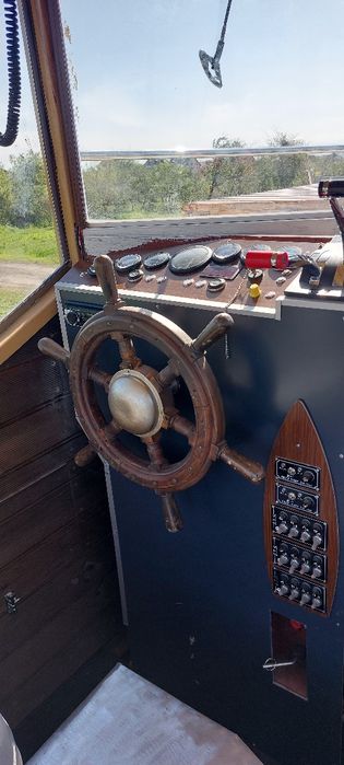 Vând salupa diesel 45cp cu peridoc