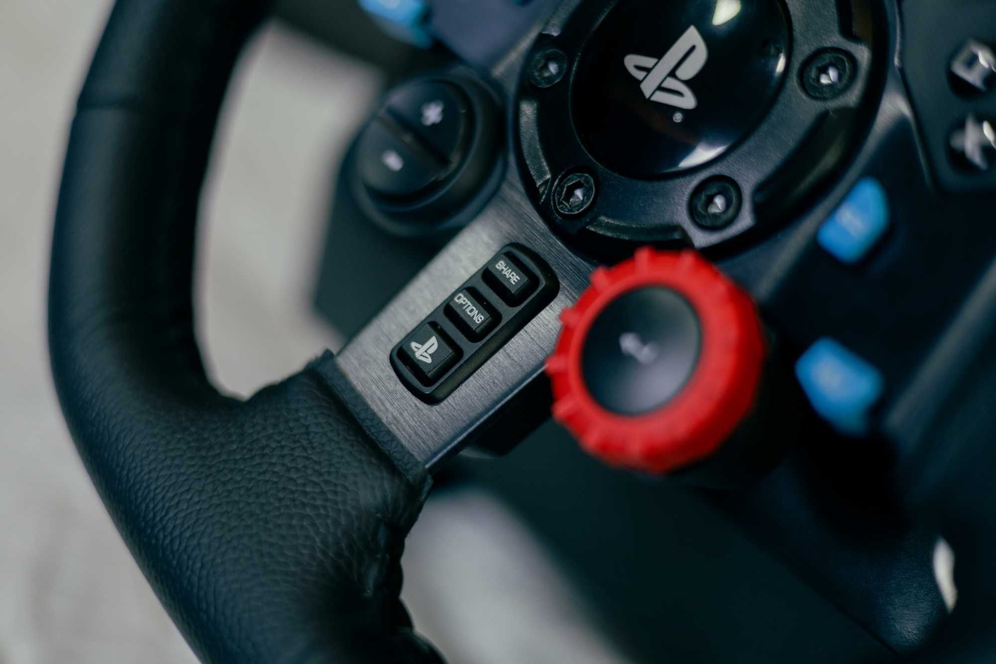 Продавам Волан Logitech G29 + Shifter