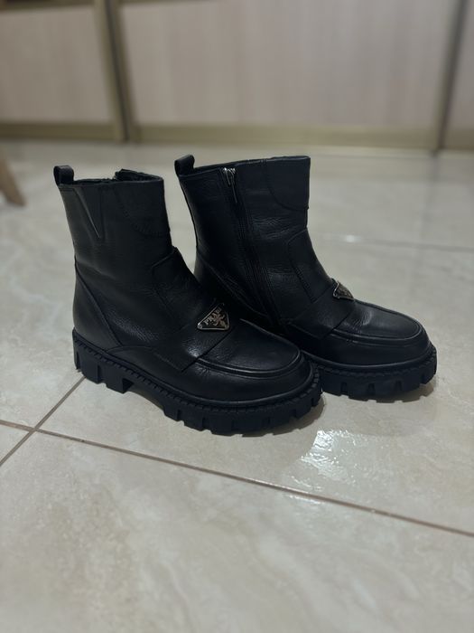 Зимние сапоги.