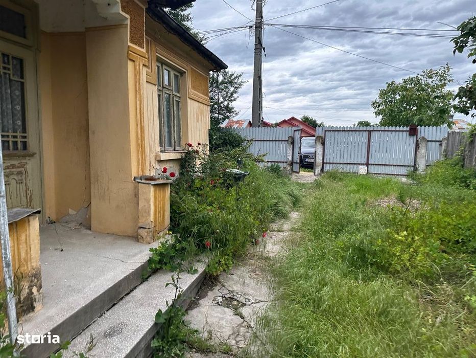 Teren intravilan de vanzare ,Golesti str Garlei in spate la Lukoil