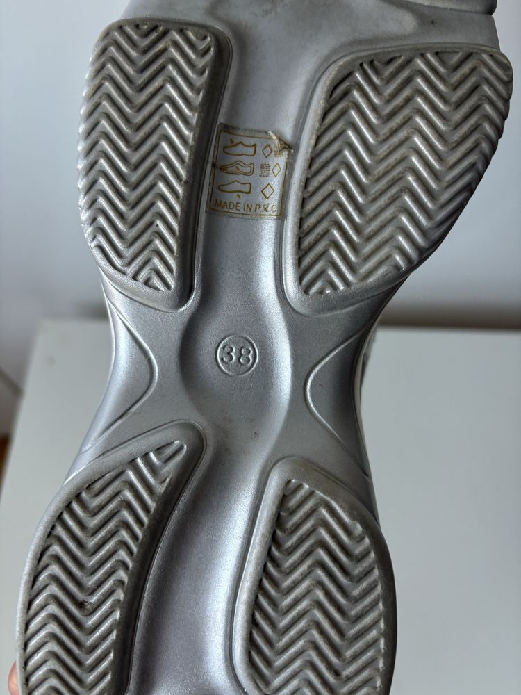 Маратонки Guess