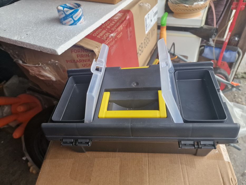 Cutie scule mecanica, spatii depozitare , raft interior.

Dimensiune: