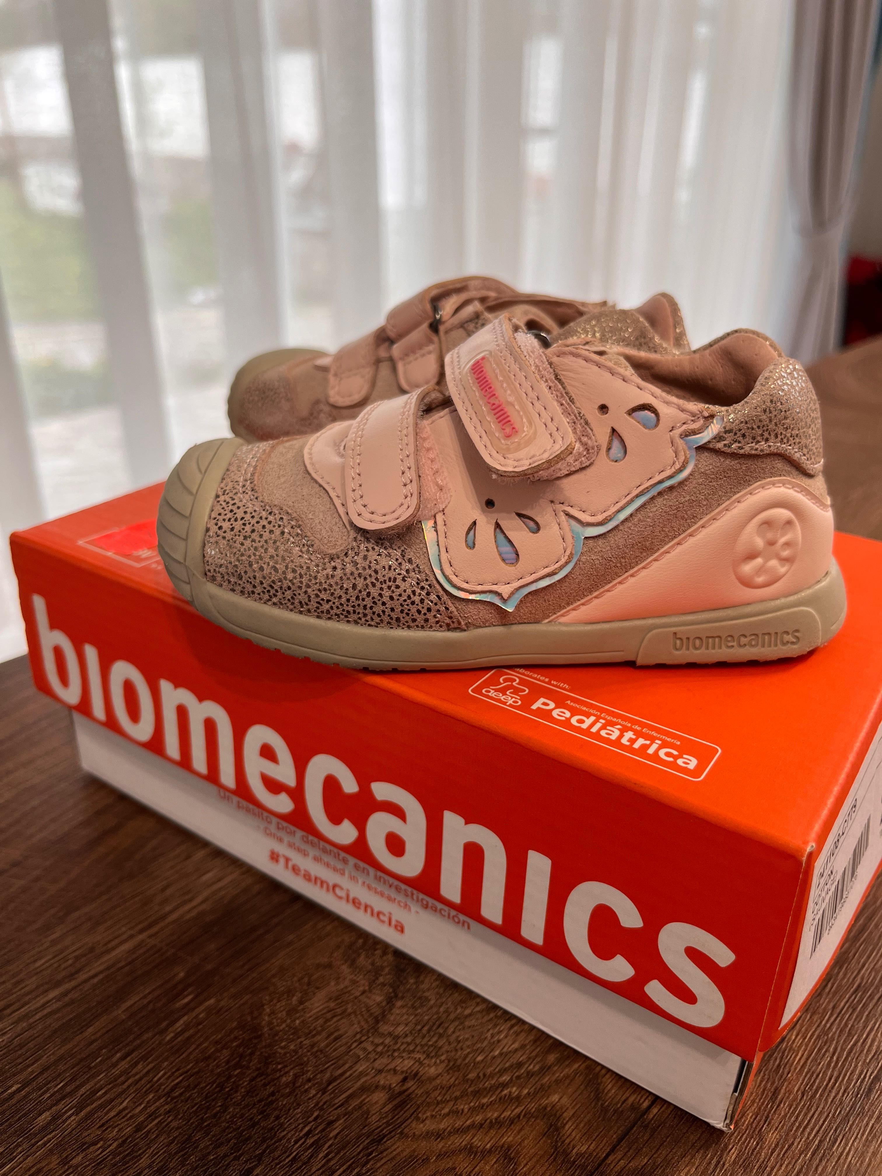 Обувки biomecanics 23 номер