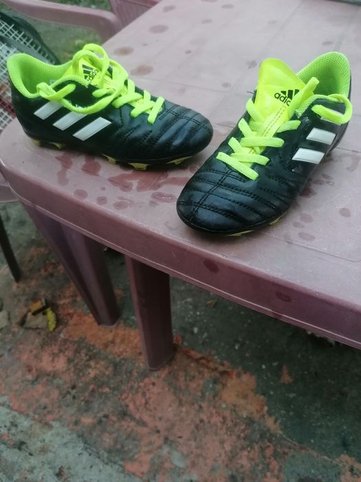 Ghete fotbal adidas nr.29