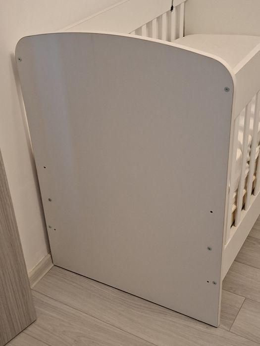 Patut (dimensiunea 60/120) si saltea