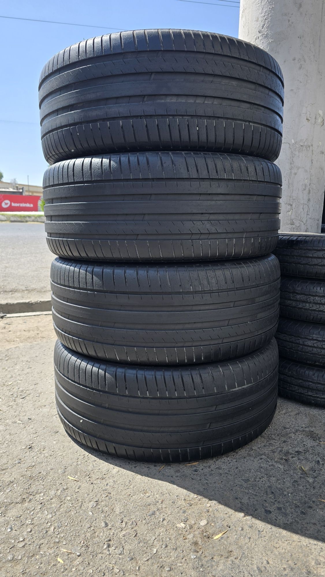 275/45/R21 Michelin