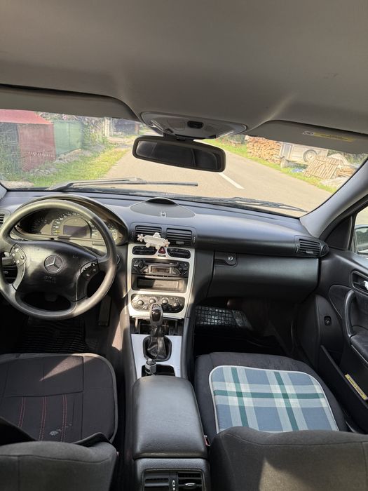 Mercedes-Benz C-Class W203 - 2.2 CDI / Manuală