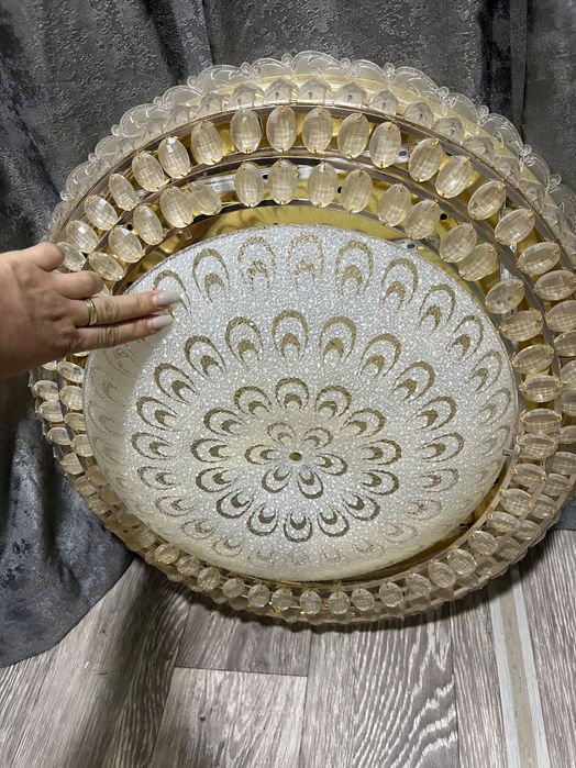 Люстра тарелка..