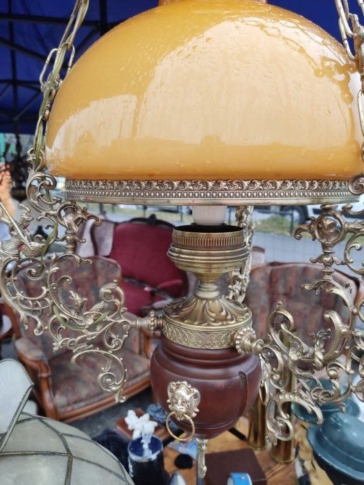 Lampa Baroc din bronz și abajur sticla ,piesa cu o lucrătură de o foar