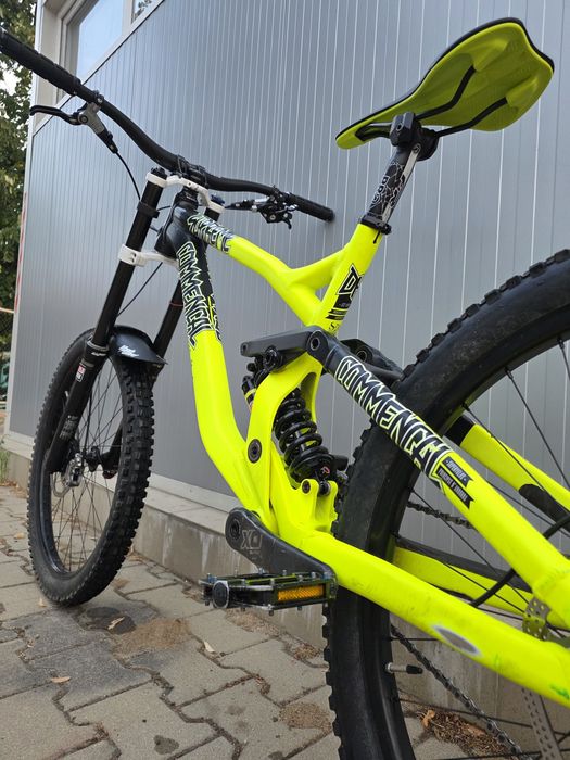 Продавам commencal v3 supreme dh