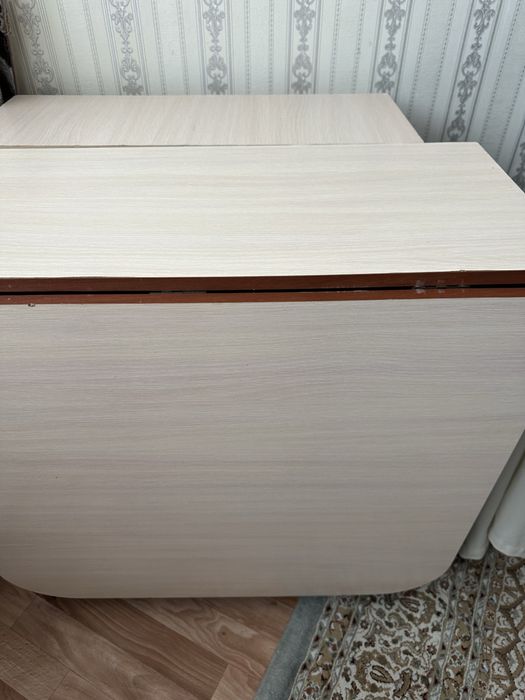 Стол книжка б/у срочно